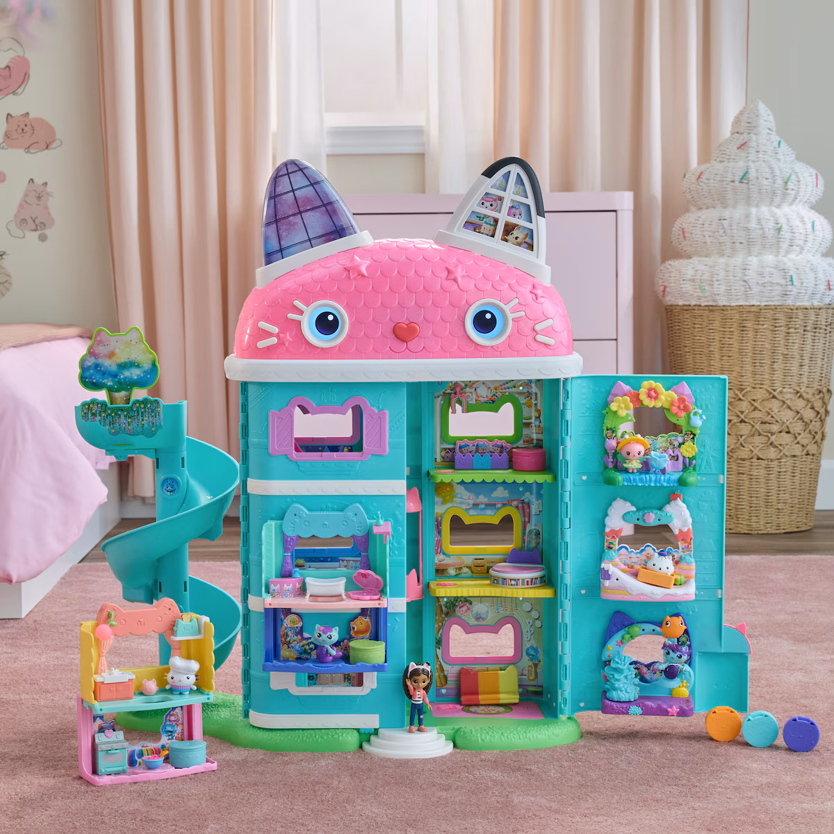 casa-munecas-interactiva-gabbys-dollhouse-spinmaster Casa de Muñecas Interactiva Gabby's Dollhouse Spin Master con Catavator, tobogán y más de 25 sonidos