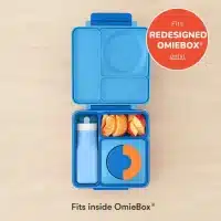 Botella de agua OmieBottle celeste de silicona que encaja dentro de la lonchera OmieBox