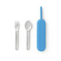 Set de cubiertos de acero inoxidable con estuche UP Pod celeste para lonchera OmieBox UP